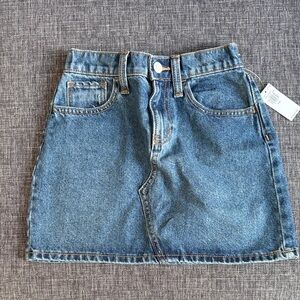 NWT Girl’s Old Navy Classic Blue Denim Skirt Size M
